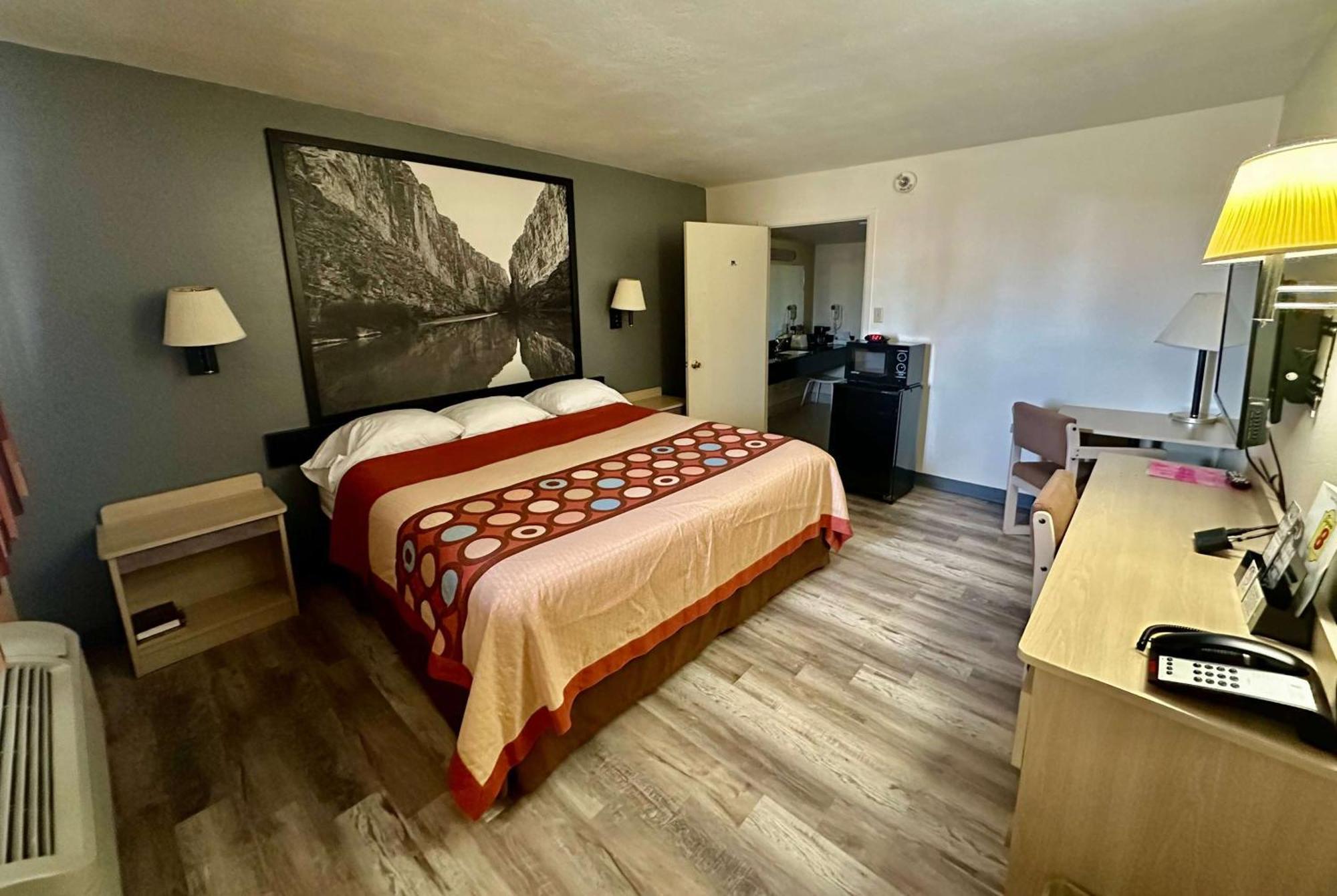 Super 8 By Wyndham Athens Tx Ξενοδοχείο Εξωτερικό φωτογραφία