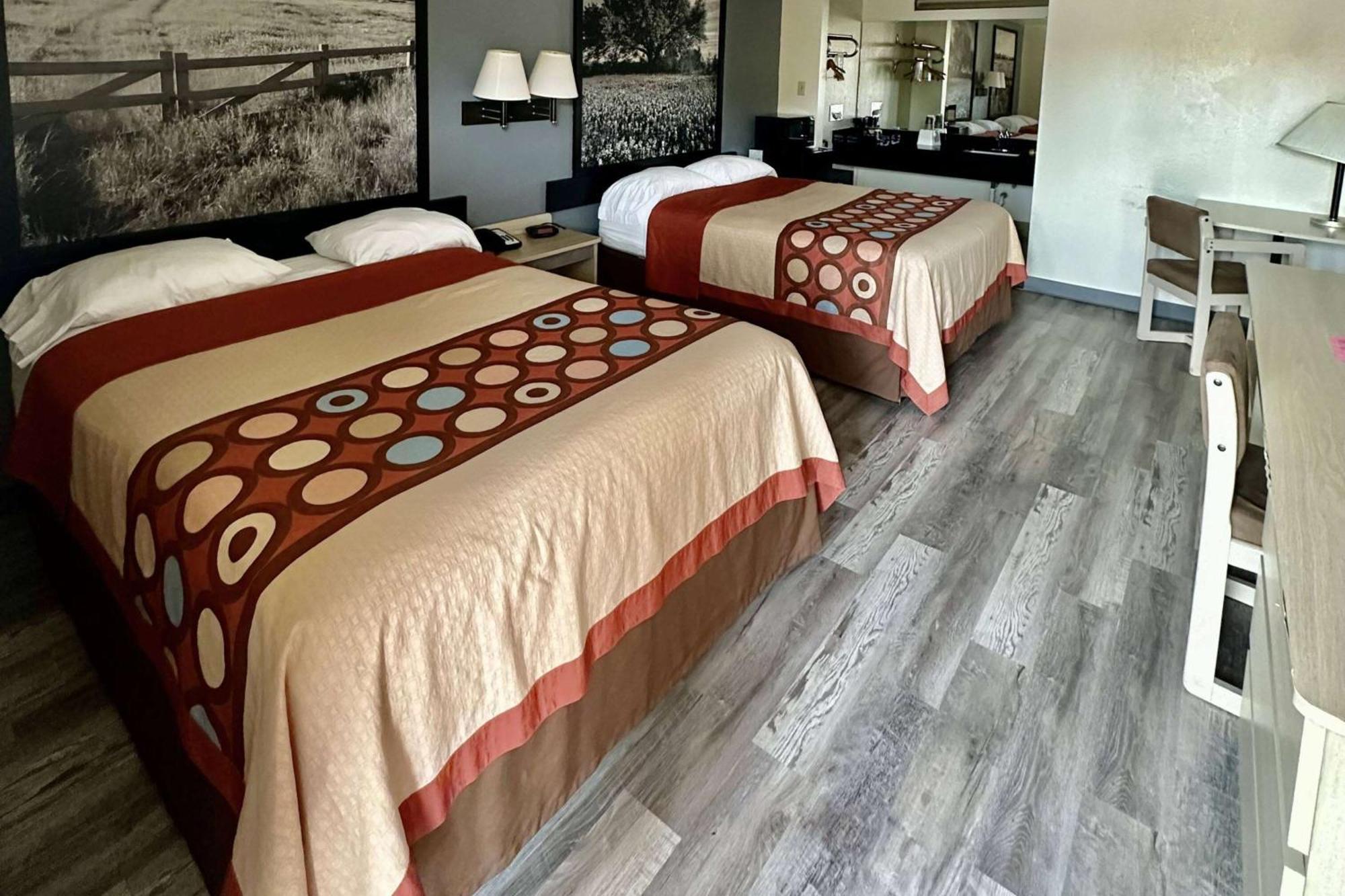 Super 8 By Wyndham Athens Tx Ξενοδοχείο Εξωτερικό φωτογραφία