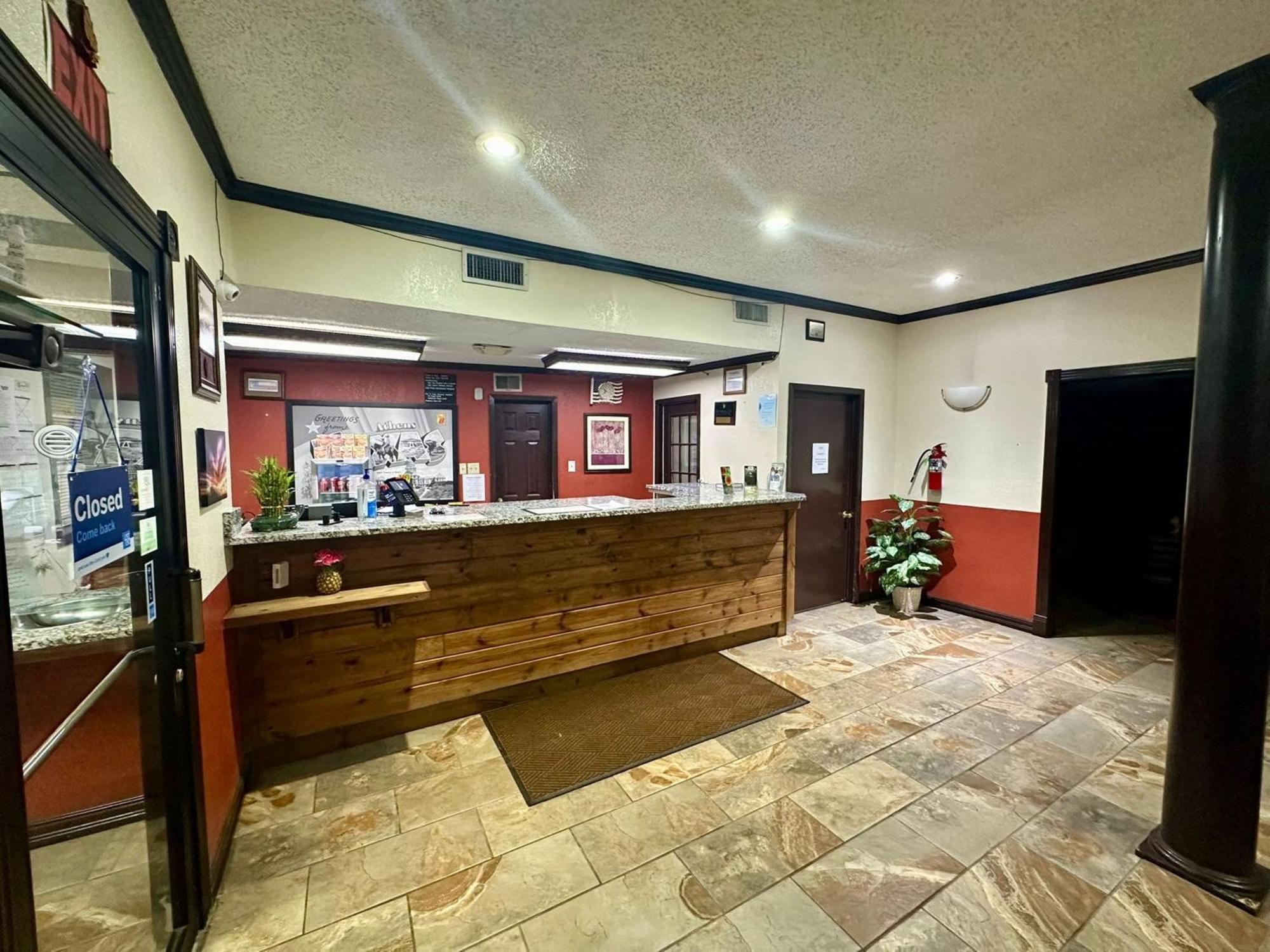 Super 8 By Wyndham Athens Tx Ξενοδοχείο Εξωτερικό φωτογραφία