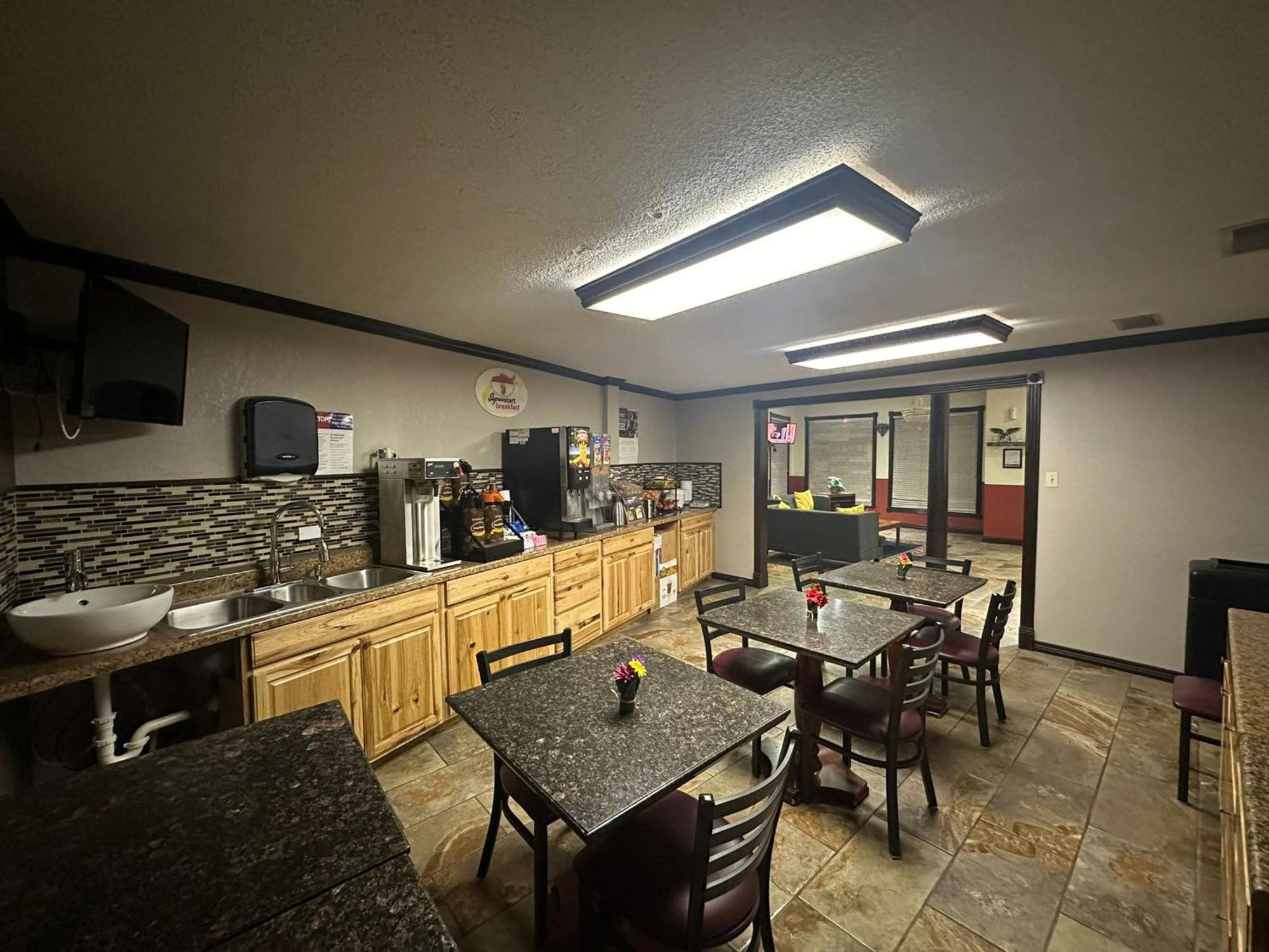 Super 8 By Wyndham Athens Tx Ξενοδοχείο Εξωτερικό φωτογραφία